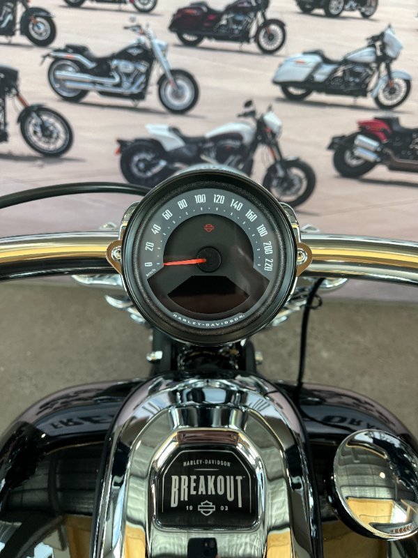 2025 Harley-davidson FXBR BREAKOUT (117) Vivid Black