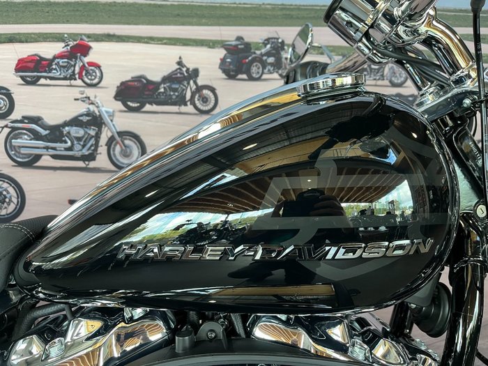 2025 Harley-davidson FXBR BREAKOUT (117) Vivid Black