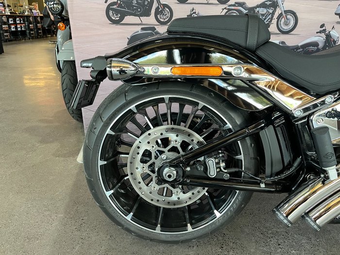 2025 Harley-davidson FXBR BREAKOUT (117) Vivid Black