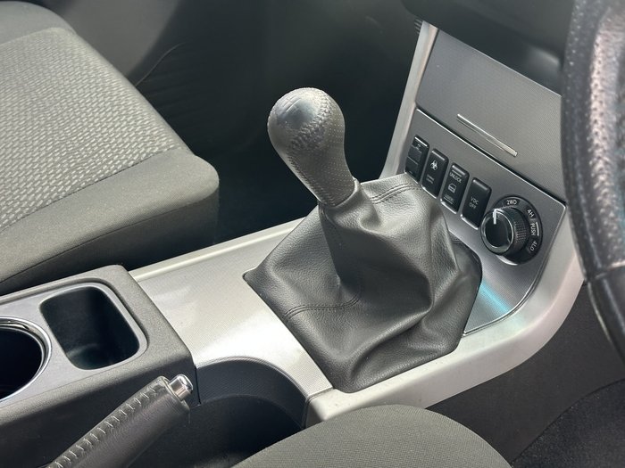 2013 Nissan Navara ST