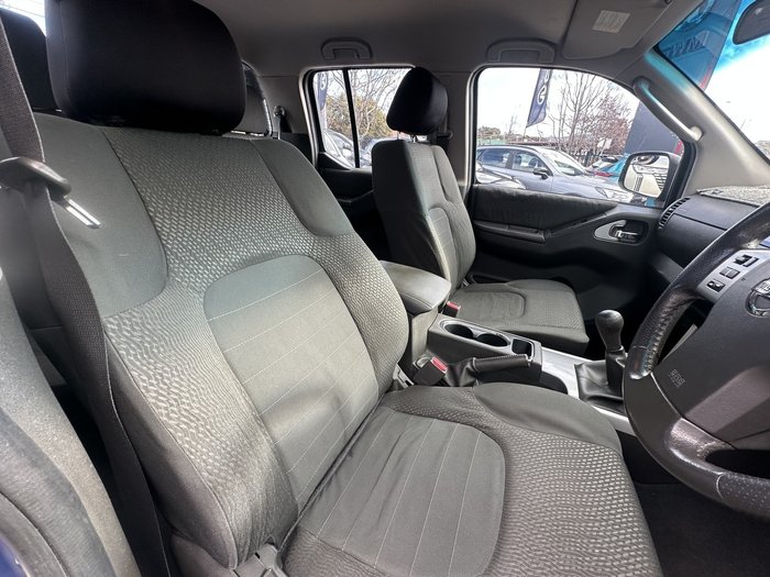 2013 Nissan Navara ST