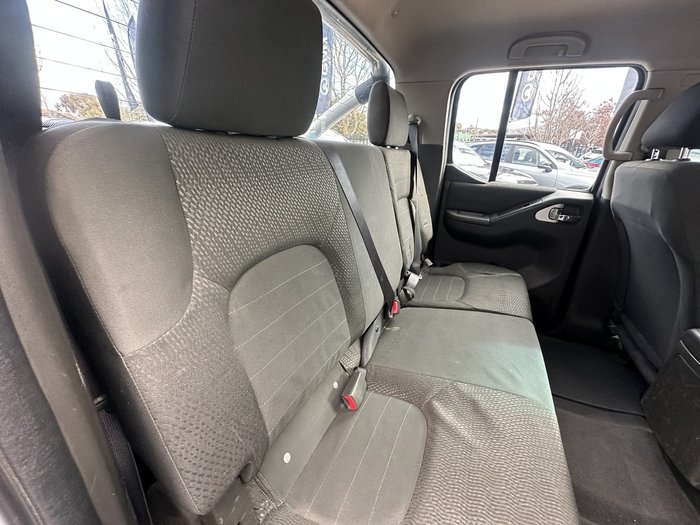 2013 Nissan Navara ST
