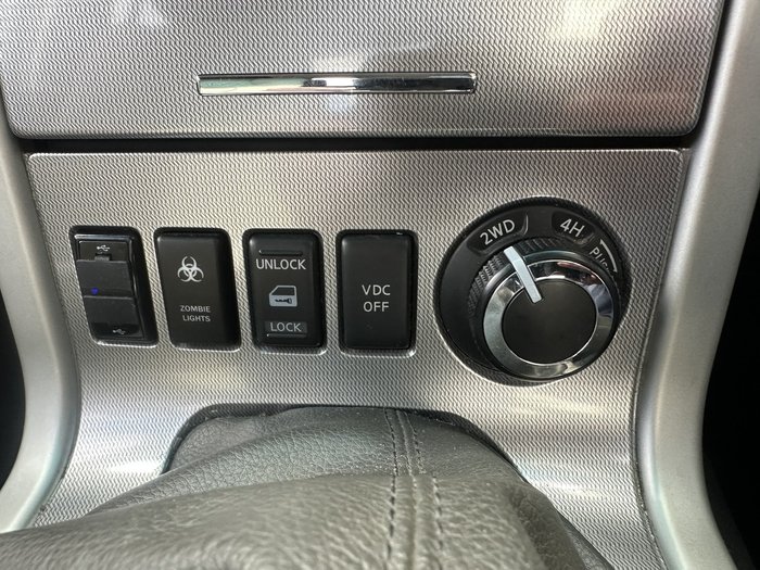2013 Nissan Navara ST