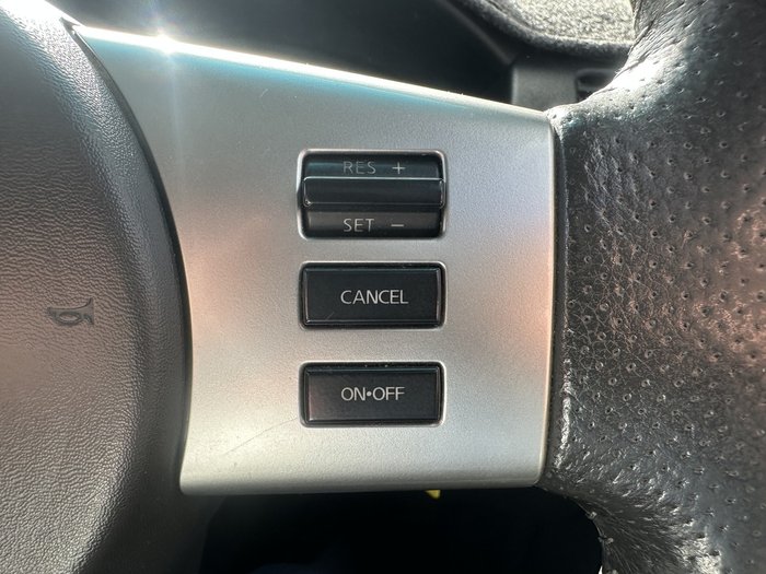 2013 Nissan Navara ST