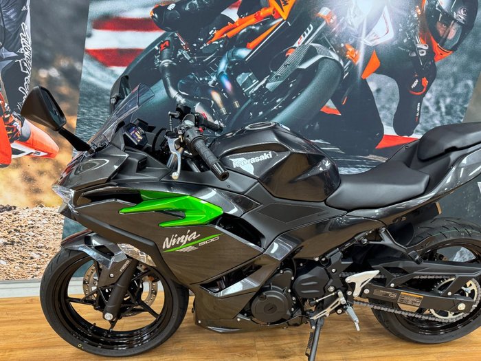 2025 Kawasaki NINJA 500 GREY
