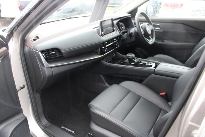 2024 Nissan X-TRAIL ST-L