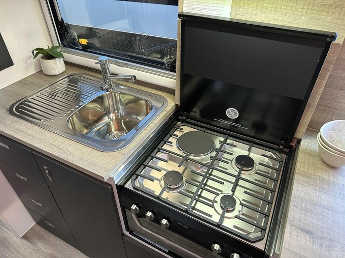 2025 Essential Caravans Ranger F1-2 19'