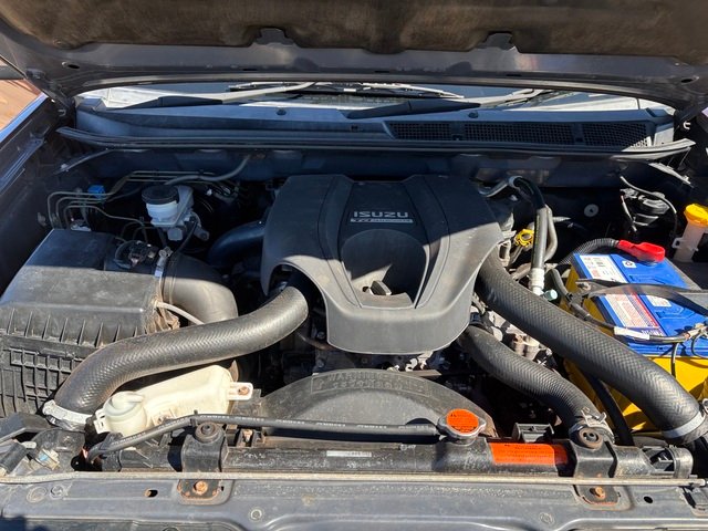 2015 ISUZU MU-X