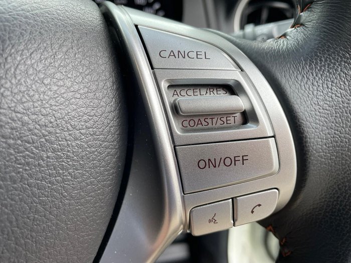 2020 Nissan Navara N-TREK D23 Series 4 4X4 Dual Range White Diamond