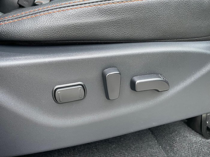 2020 Nissan Navara N-TREK D23 Series 4 4X4 Dual Range White Diamond