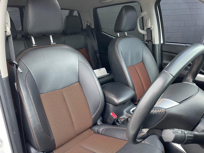 2020 Nissan Navara N-TREK D23 Series 4 4X4 Dual Range White Diamond