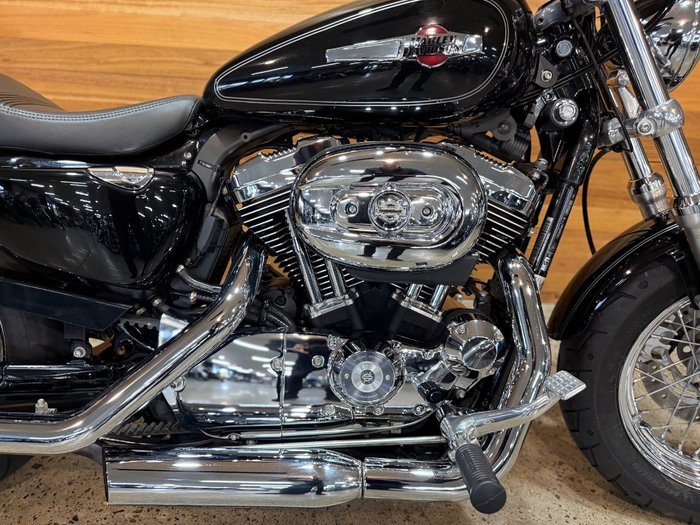 2011 Harley-davidson XL1200C 1200 CUSTOM BLACK