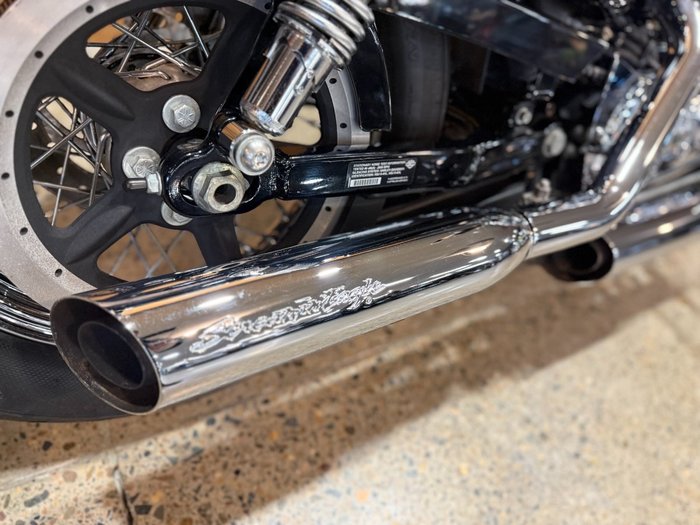 2011 Harley-davidson XL1200C 1200 CUSTOM BLACK
