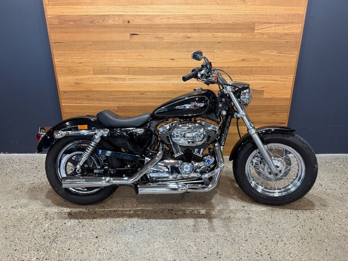 2011 Harley-davidson XL1200C 1200 CUSTOM BLACK
