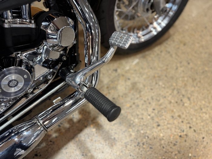 2011 Harley-davidson XL1200C 1200 CUSTOM BLACK