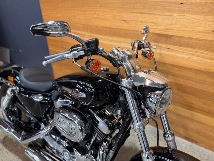 2011 Harley-davidson XL1200C 1200 CUSTOM BLACK