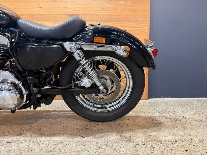 2011 Harley-davidson XL1200C 1200 CUSTOM BLACK
