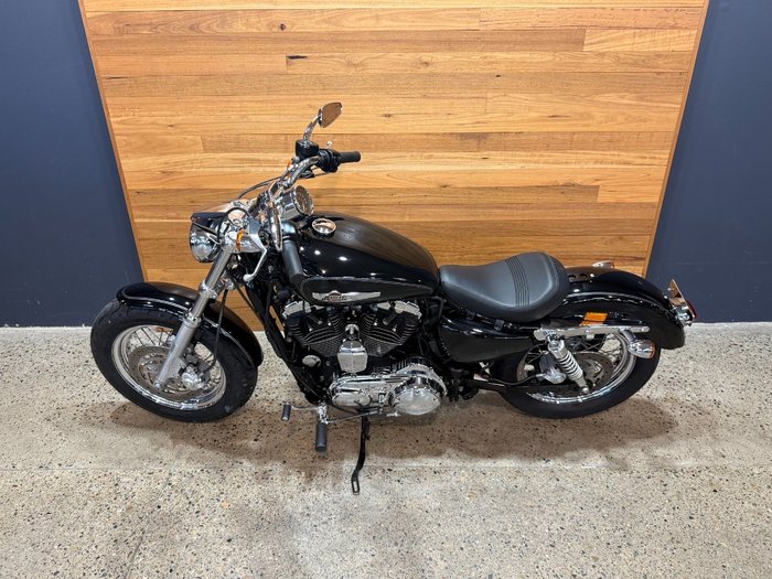2011 Harley-davidson XL1200C 1200 CUSTOM BLACK