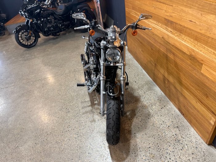 2011 Harley-davidson XL1200C 1200 CUSTOM BLACK
