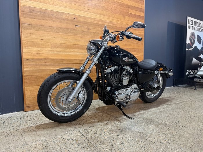 2011 Harley-davidson XL1200C 1200 CUSTOM BLACK