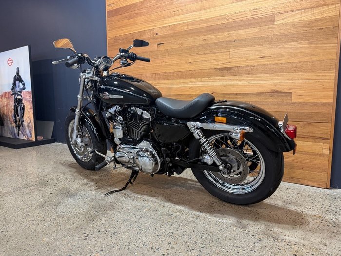 2011 Harley-davidson XL1200C 1200 CUSTOM BLACK