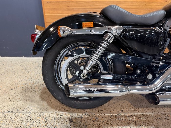 2011 Harley-davidson XL1200C 1200 CUSTOM BLACK