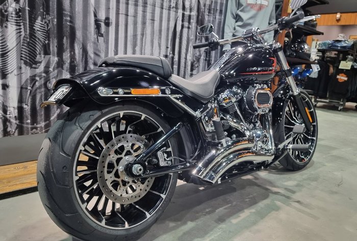2024 Harley-davidson FXBR BREAKOUT (117) Vivid Black