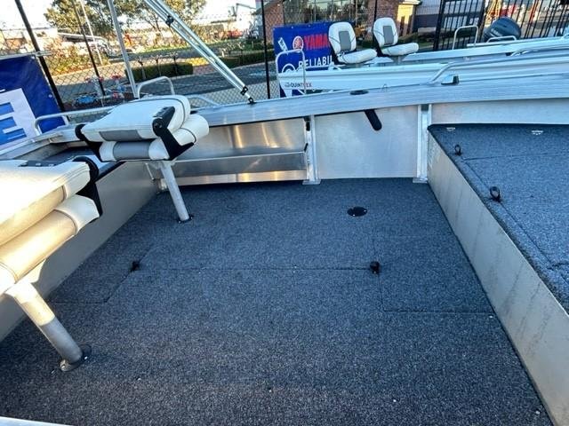 2025 QUINTREX 420 Renegade TS