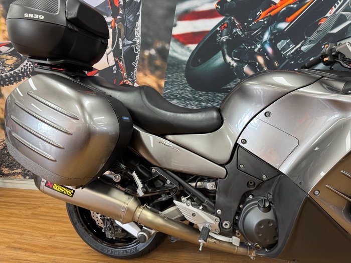 2014 Kawasaki 1400 GTR ABS (K-ACT) MAGNESIUM GREY