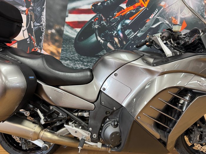 2014 Kawasaki 1400 GTR ABS (K-ACT) MAGNESIUM GREY