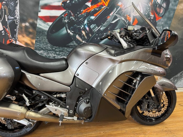 2014 Kawasaki 1400 GTR ABS (K-ACT) MAGNESIUM GREY