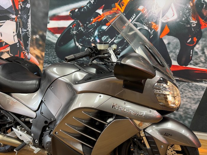 2014 Kawasaki 1400 GTR ABS (K-ACT) MAGNESIUM GREY