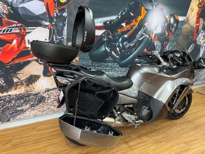 2014 Kawasaki 1400 GTR ABS (K-ACT) MAGNESIUM GREY