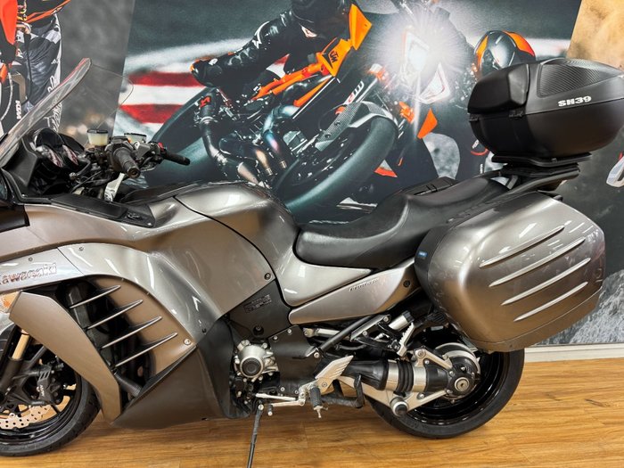 2014 Kawasaki 1400 GTR ABS (K-ACT) MAGNESIUM GREY
