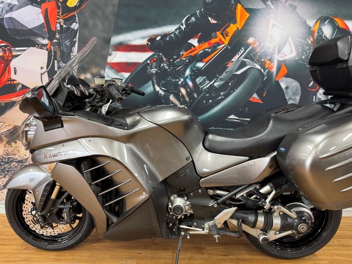2014 Kawasaki 1400 GTR ABS (K-ACT) MAGNESIUM GREY