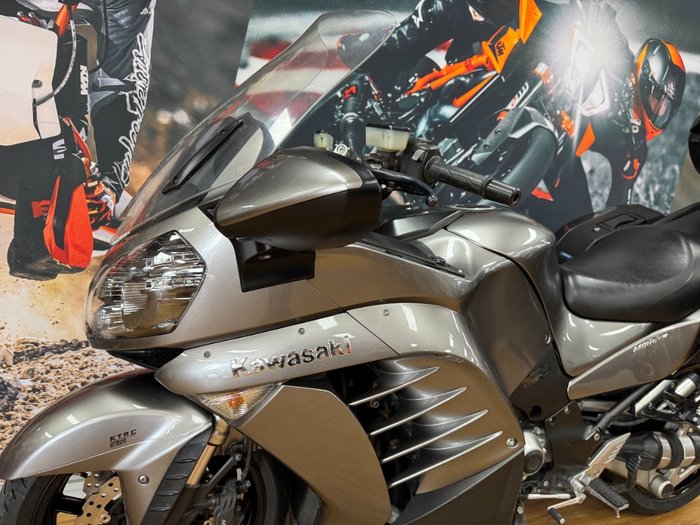 2014 Kawasaki 1400 GTR ABS (K-ACT) MAGNESIUM GREY