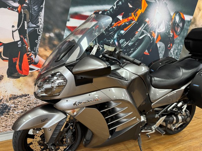 2014 Kawasaki 1400 GTR ABS (K-ACT) MAGNESIUM GREY