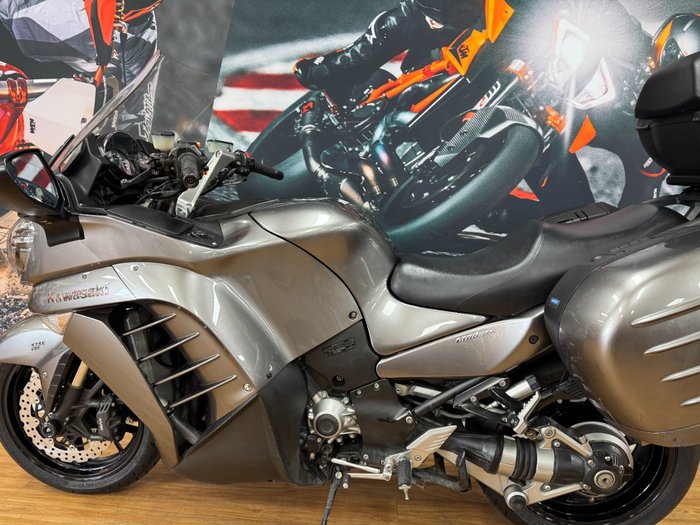 2014 Kawasaki 1400 GTR ABS (K-ACT) MAGNESIUM GREY