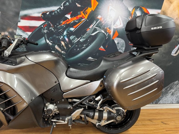 2014 Kawasaki 1400 GTR ABS (K-ACT) MAGNESIUM GREY