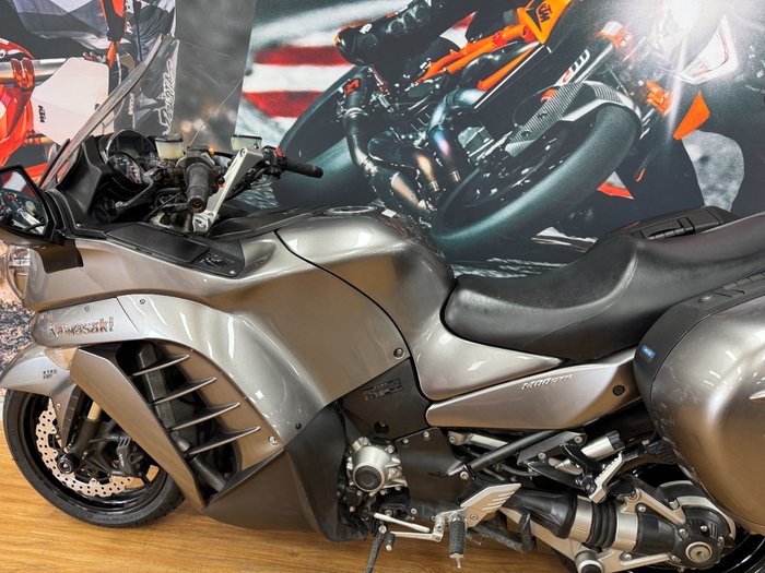 2014 Kawasaki 1400 GTR ABS (K-ACT) MAGNESIUM GREY
