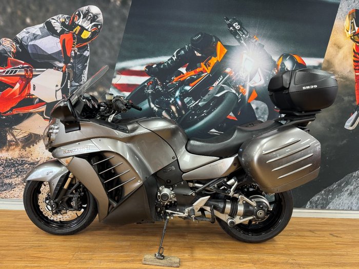 2014 Kawasaki 1400 GTR ABS (K-ACT) MAGNESIUM GREY