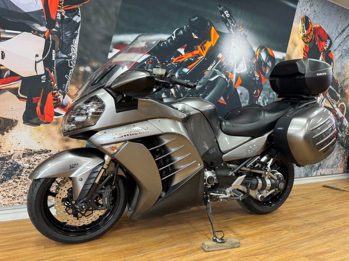 2014 Kawasaki 1400 GTR ABS (K-ACT) MAGNESIUM GREY