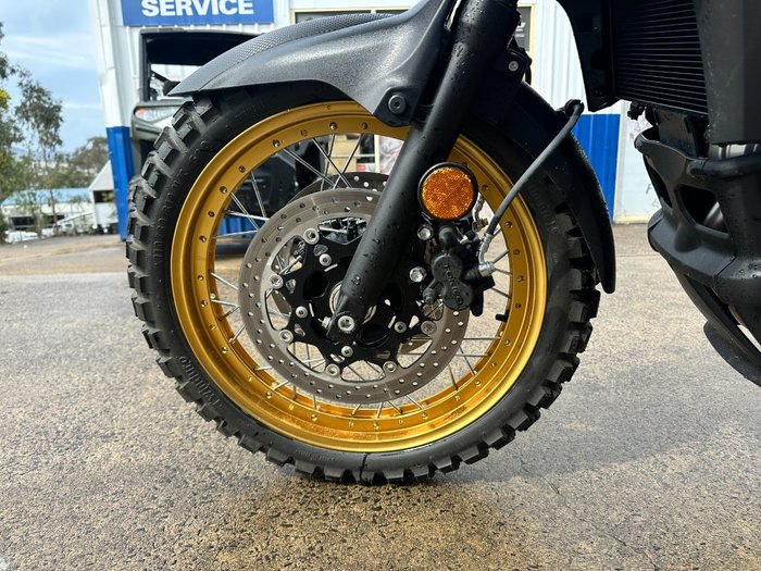 2024 Suzuki V-STROM 650XT (DL650XA) Black/ GOLD