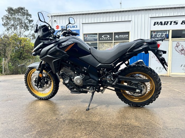 2024 Suzuki V-STROM 650XT (DL650XA) Black/ GOLD