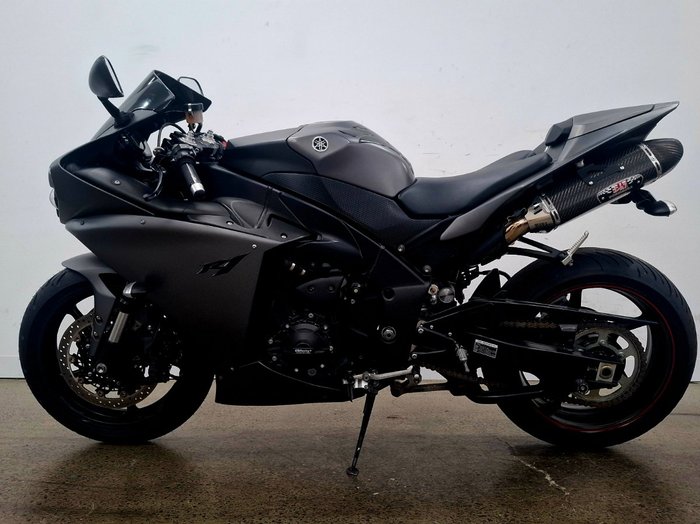 2013 Yamaha YZF-R1 Black