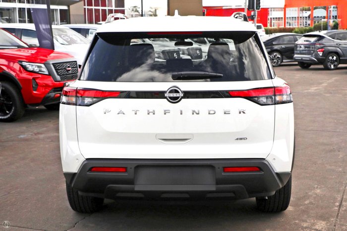 2024 Nissan Pathfinder ST-L