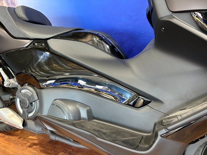 2024 Yamaha TMAX 560 (ABS) BLACK