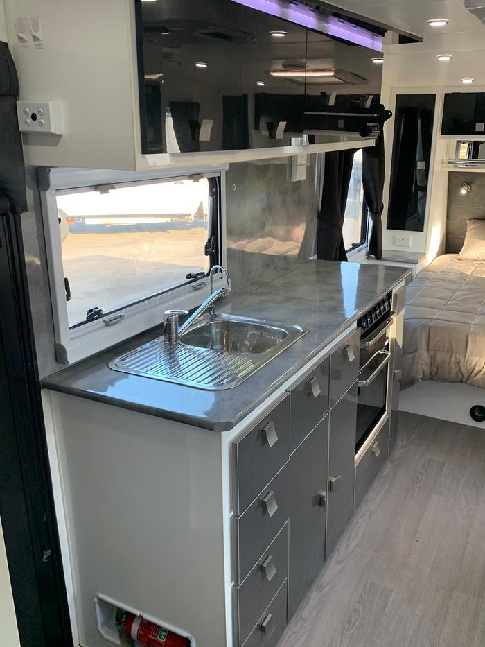 2018 Essential Caravans Grant Cruiser V3