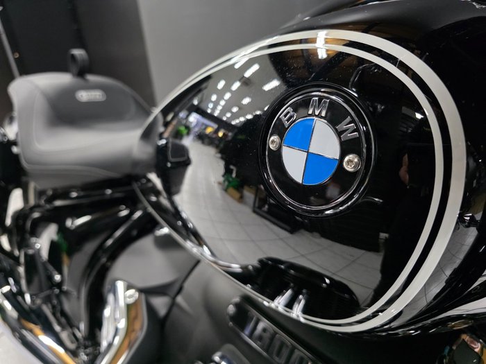 2022 BMW Motorrad R 18 B Black