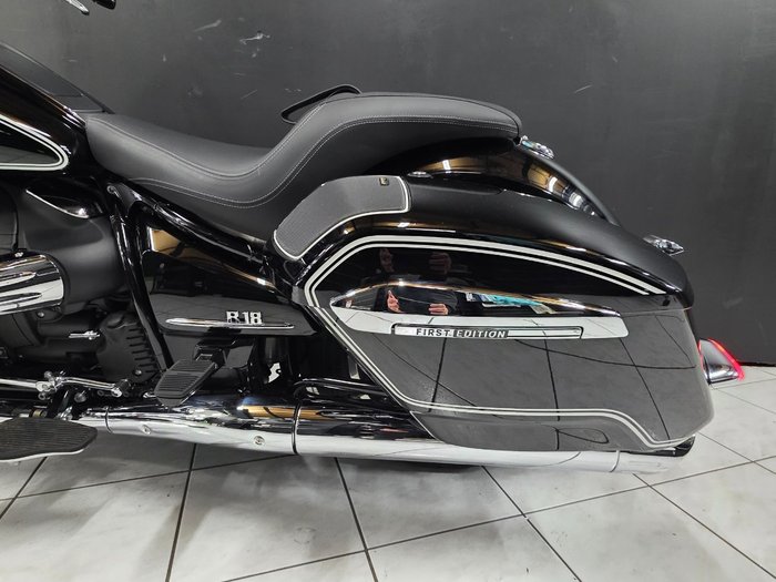 2022 BMW Motorrad R 18 B Black